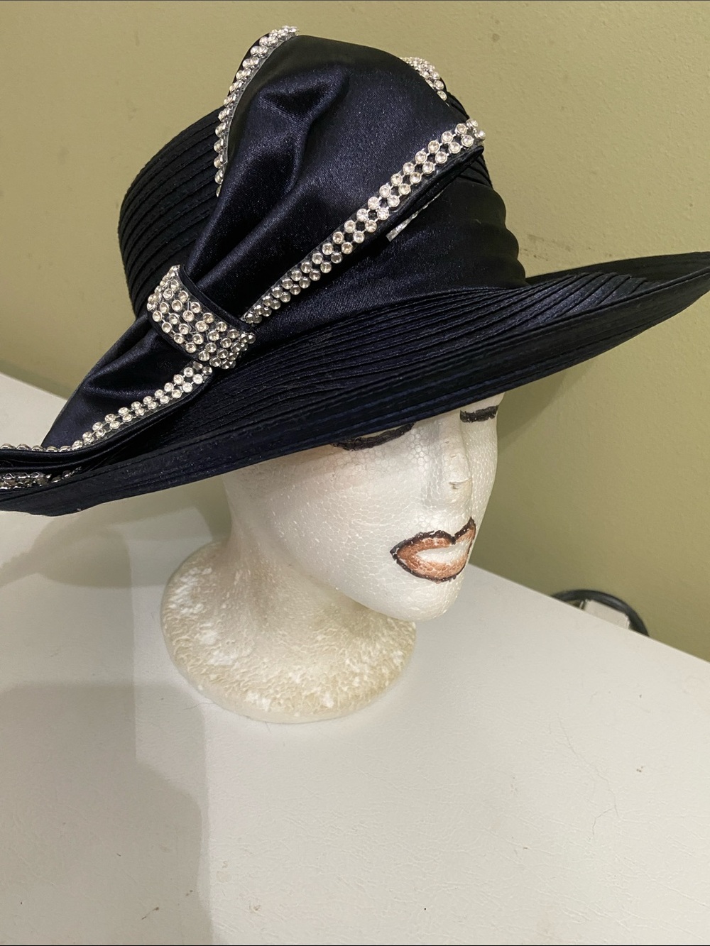 Beautiful Dress Hat / Church Hat by Verucci